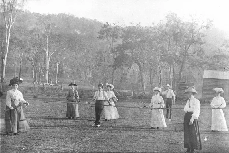Why Long Strides Can Be Risky on a Grass Court